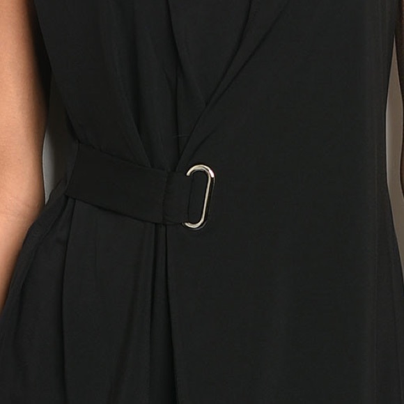 Black sleeveless Blouse - Picture 3 of 3